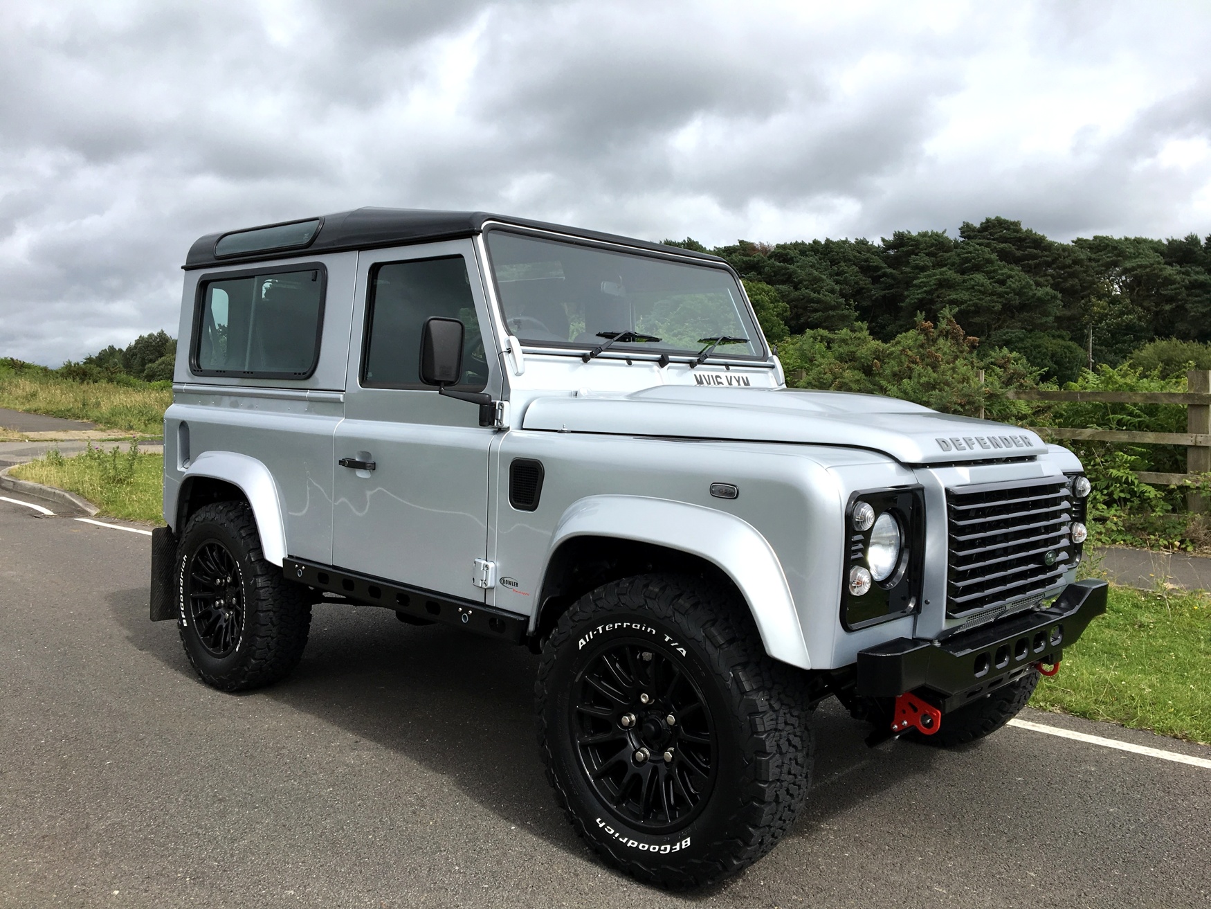 Lr defender