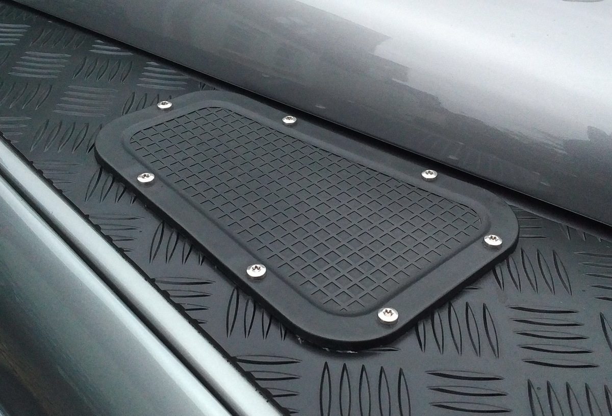 Land rover defender shop wing top vents