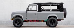 land-rover-defender-110_100692037_h.jpg