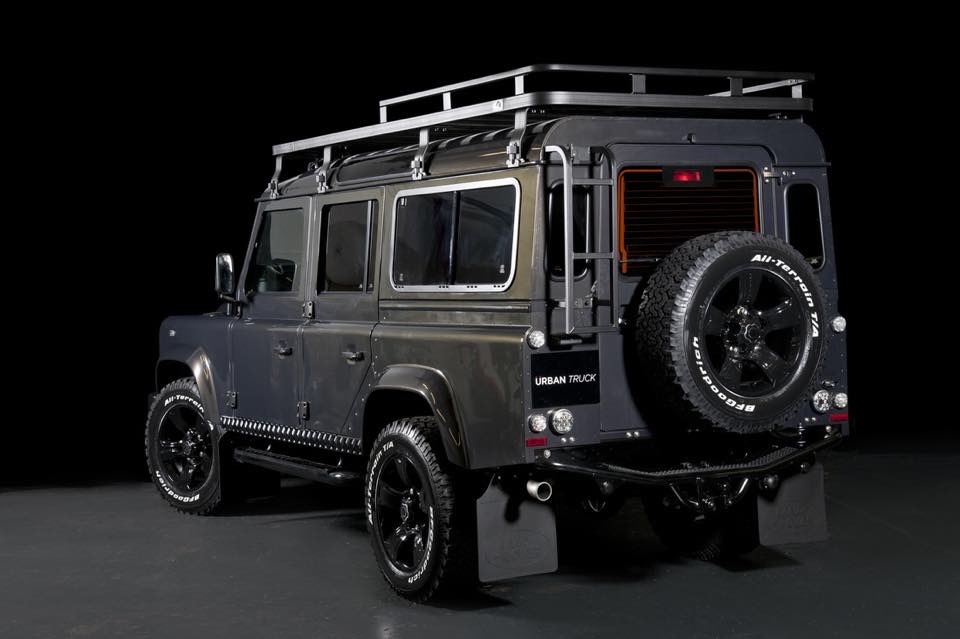 Defender ii. Ленд Ровер Дефендер bespoke. Ленд Ровер Дефендер 1102002. LR Defender 110 2021 Tuning. Модели ленд Ровер Дефендер Урбан трак.