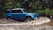 2020-Land-Rover-Defender-blue-in-water.jpg
